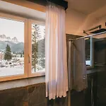 Chalet Queen فندق