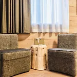 Chalet Queen كنازاي