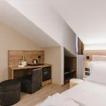 Chalet Queen 2* كنازاي