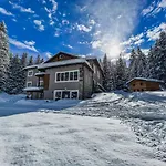 Chalet Queen 2* كنازاي