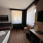 Chalet Queen 2* كنازاي