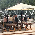Chalet Queen