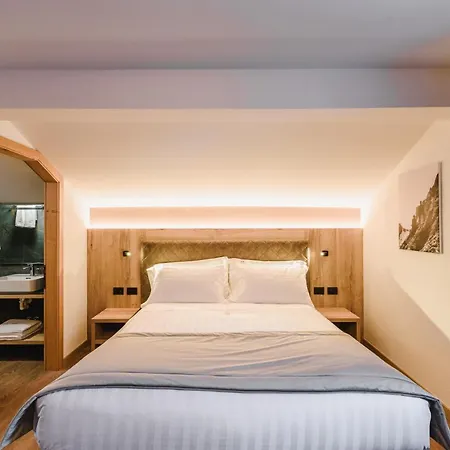 Chalet Queen 酒店 2*