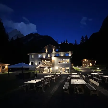 Ξενοδοχείο Chalet Queen