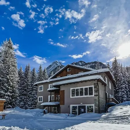 Chalet Queen Hotel 2*