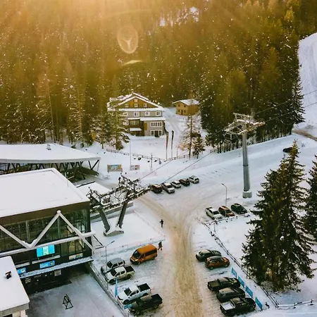 Chalet Queen كنازاي