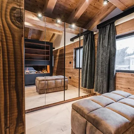 Chalet Queen Hotel