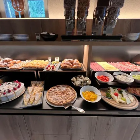 Chalet Queen Hotel 2*