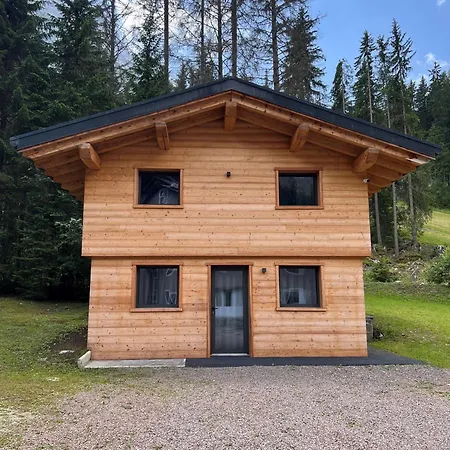 Chalet Queen Ξενοδοχείο 2*