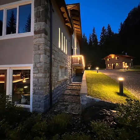 Chalet Queen Hotel 2*