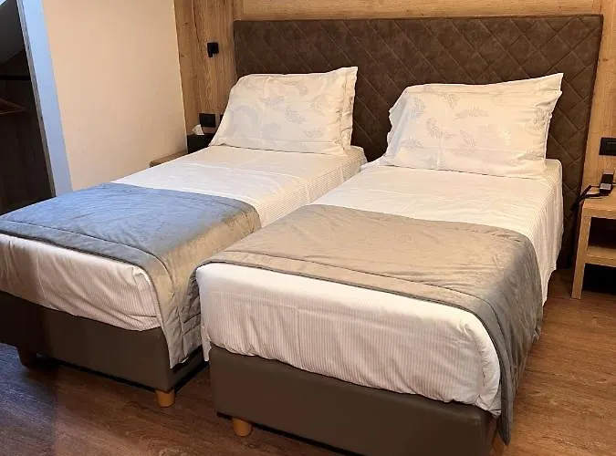 Chalet Queen 2* 까나제이