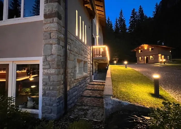 Chalet Queen Hotel 2*